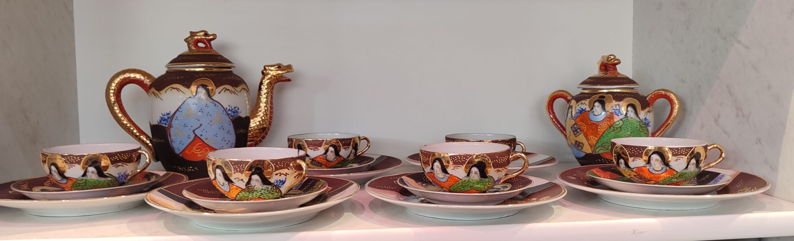 Oryginalna japońska porcelana – elegancja i precyzja w każdym detalu